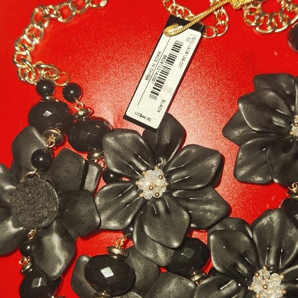 Bebe BLACK ROSES NECKLACE - Picture 2 of 3